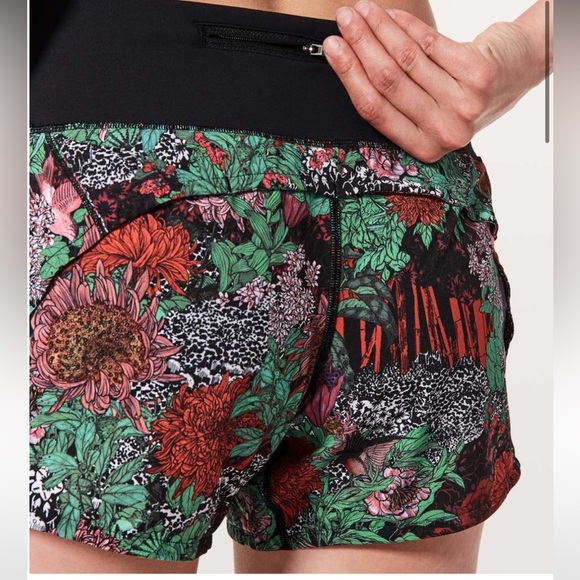 Lululemon Run Times Short II *4" Zen Garden Multi / Black | size 6 - Picture 8 of 9